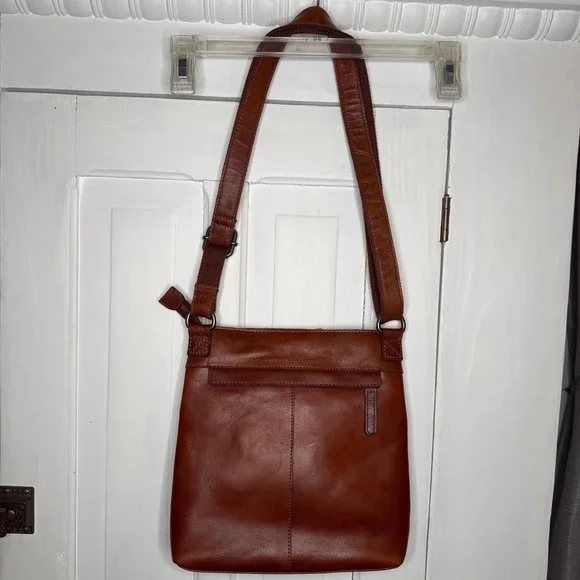 Wild West Leather Crossbody Bag Tan Buckle Flap Zip Pockets Adjustable Strap - Picture 4 of 16